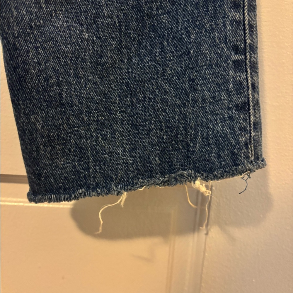 Abercrombie & Fitch 90s Mid-Rise Classic Jeans – Curve Love, Size 28L (Raw Hem) - Picture 4 of 4
